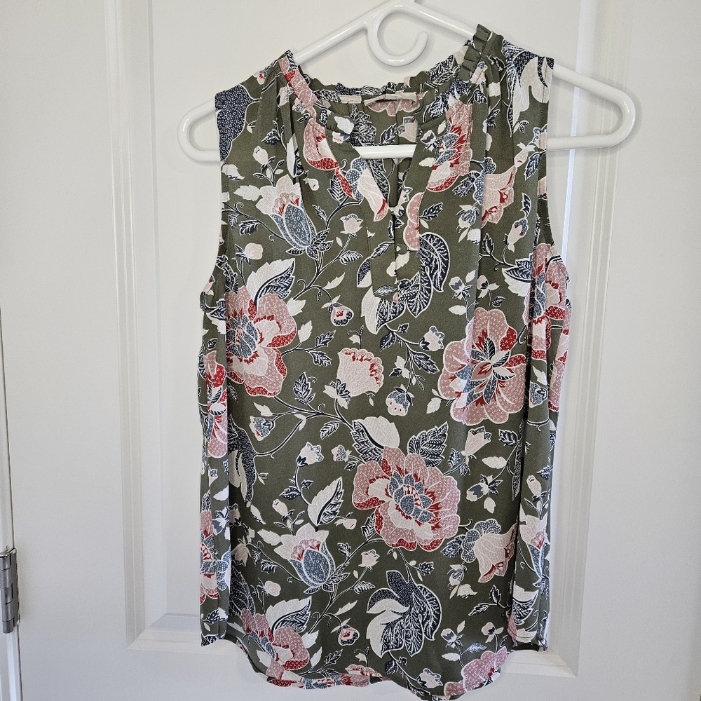 LOFT petite small foral tank top covered button